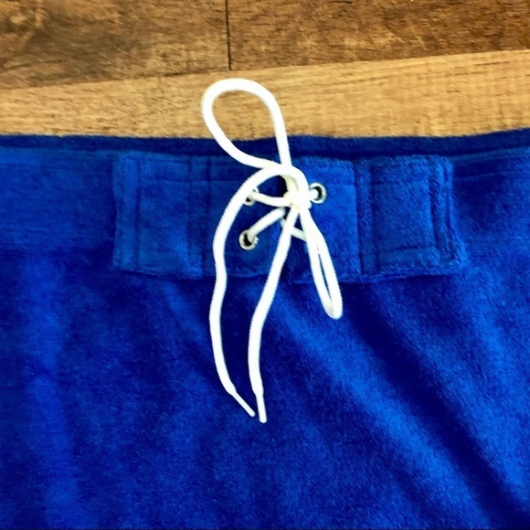 NWT Echo blue coverup skirt with front pocket that has a velcro close. Large - Picture 2 of 9